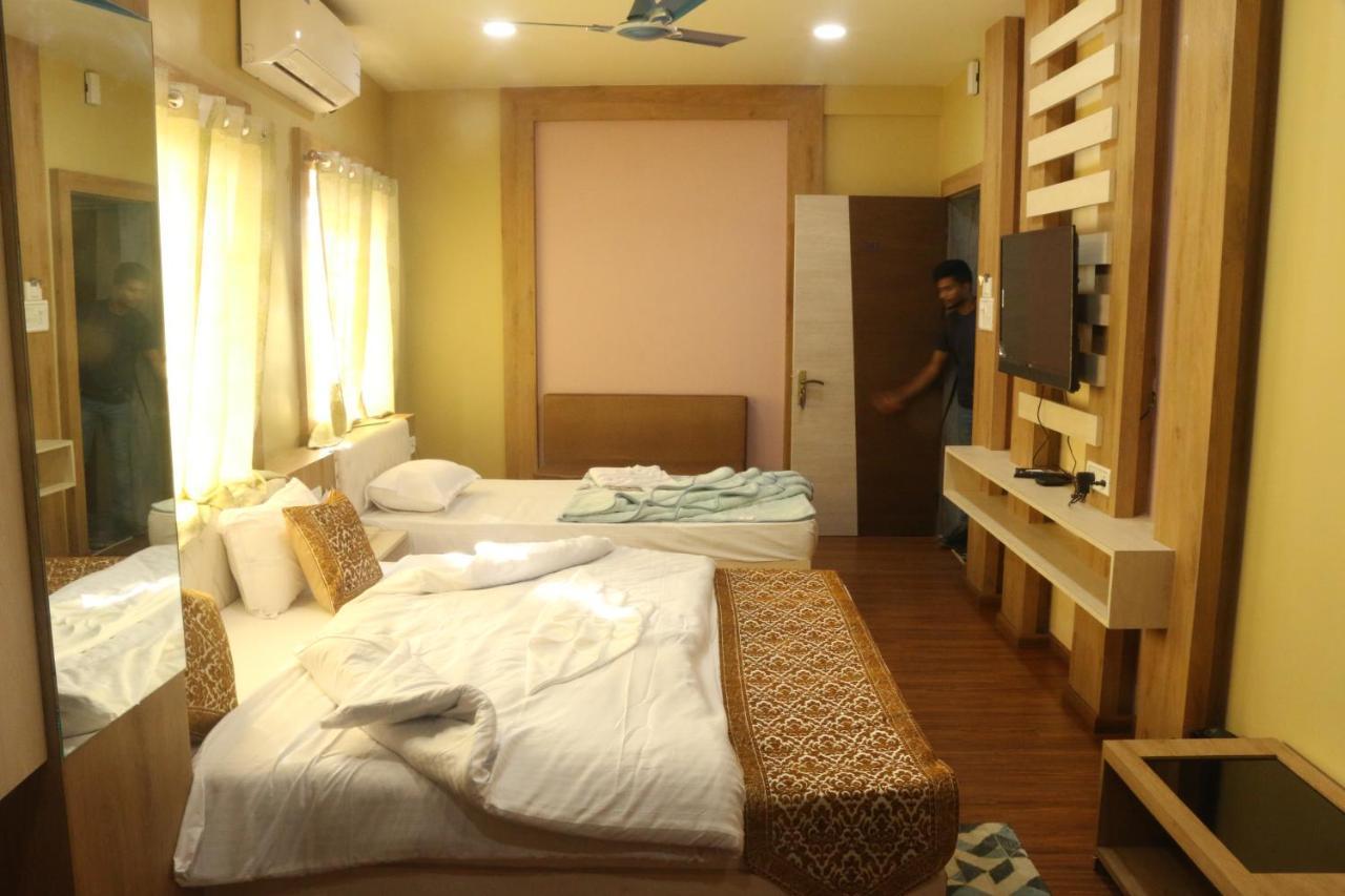 Hotel Himalaya 아가르탈라 외부 사진