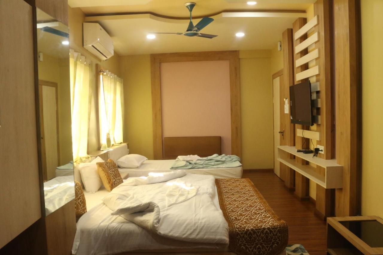 Hotel Himalaya 아가르탈라 외부 사진