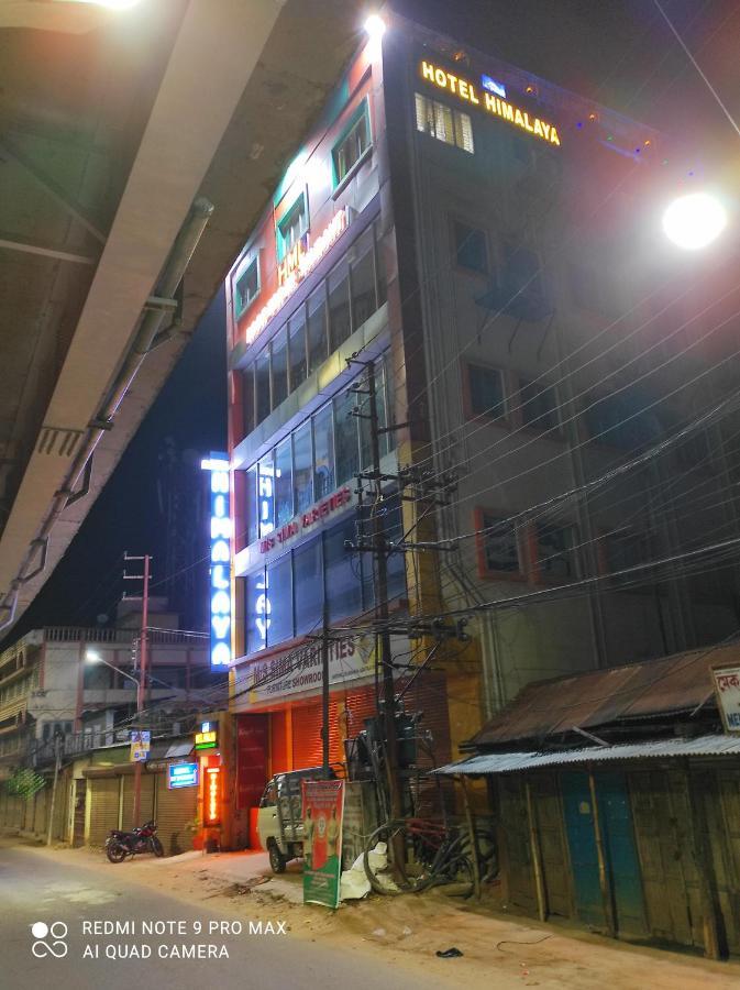 Hotel Himalaya 아가르탈라 외부 사진