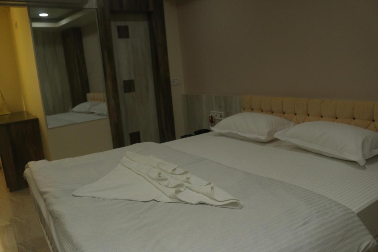 Hotel Himalaya 아가르탈라 외부 사진